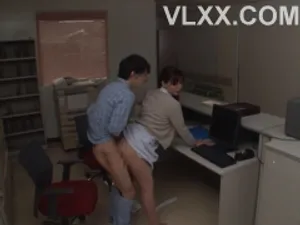 ép em em học sinh nắc để chi trả tiền nợ thuê nhà