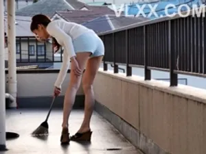 Người chuyển giới Yuanqijiang bị chó dùng cu to đụ qua bộ đồ múa ba lê