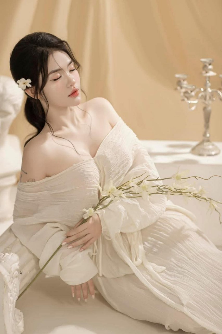 Anh công nhân si mê bộ ngực khủng của em Hikaru Nagi